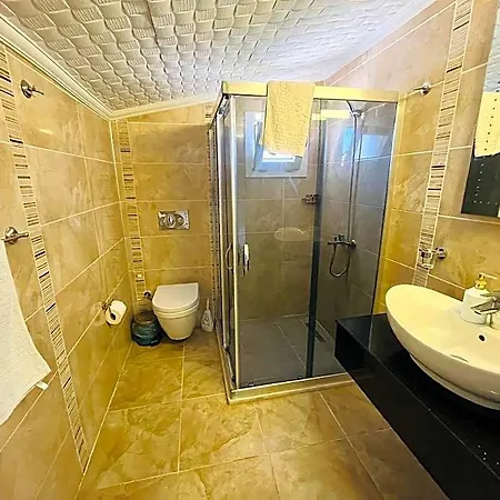 Hotel Rose Garden Akbuk